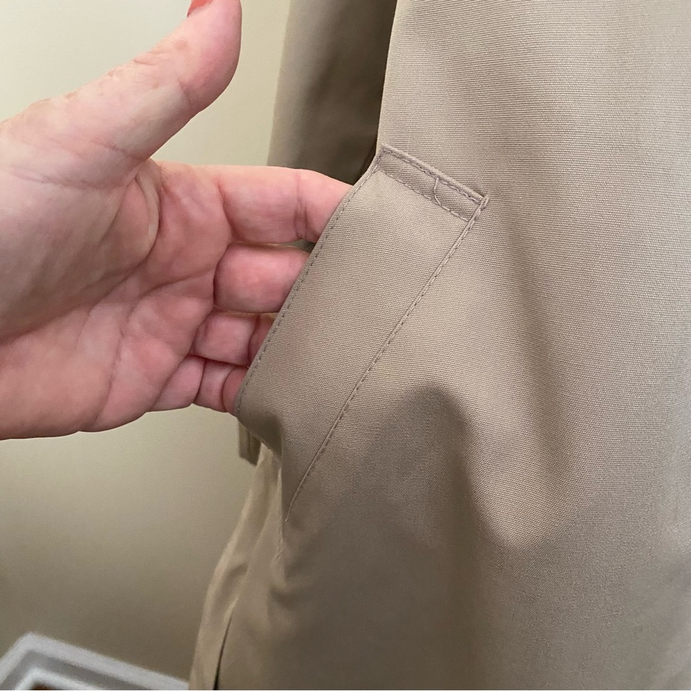 Women’s Trench Dress Coat size 8PET Beige w/ red details, tie waist, like new - Picture 8 of 16